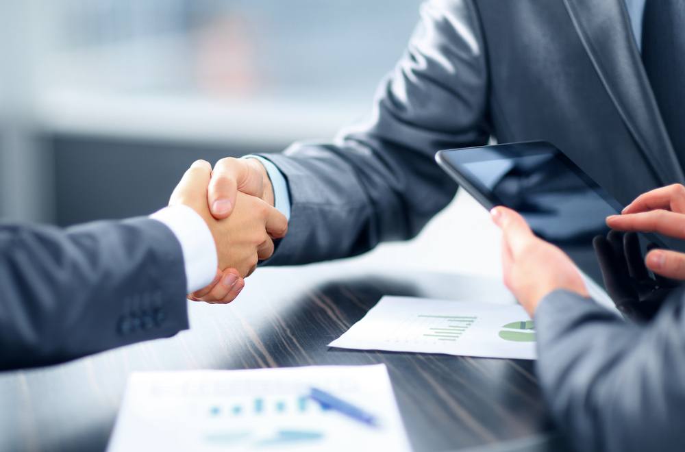 business-men-discussing-a-deal